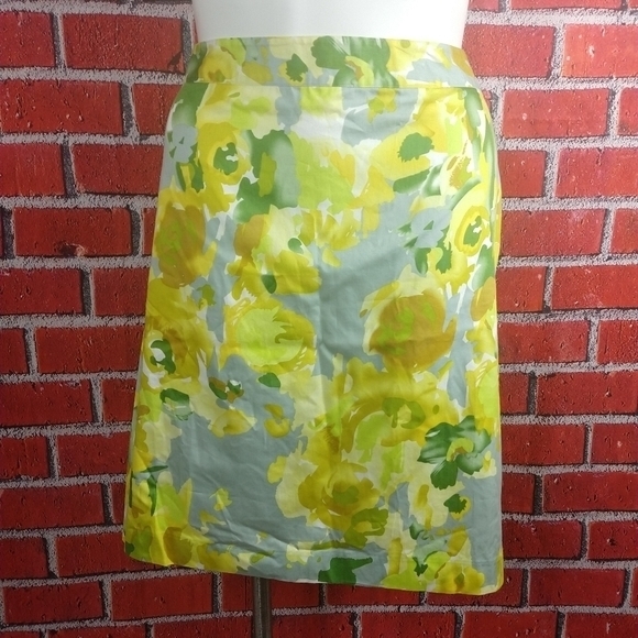 Van Heusen Floral Skirt - Picture 1 of 13